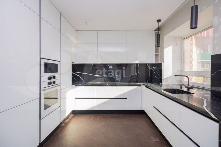 4-к. квартира, 172 м², 1/5 эт.