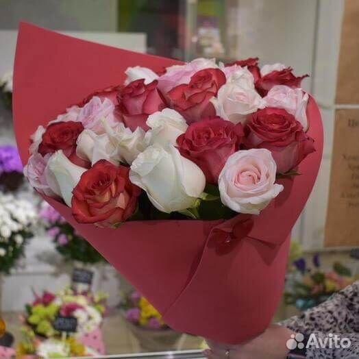 Букет разноцветных роз, Эквадор, 50см 37 шт