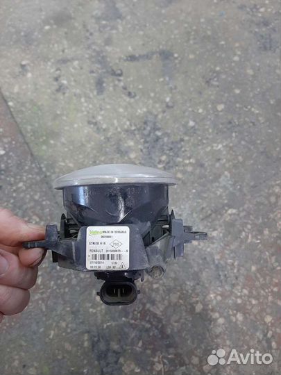 Туманка Renault Logan 2012