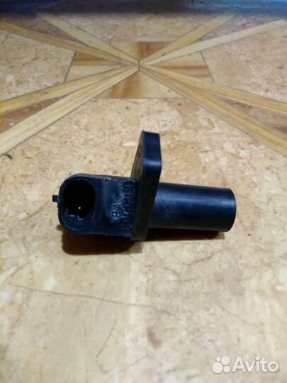 Датчик коленвала новый