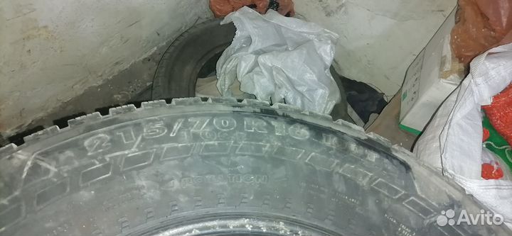 Yokohama dB Decibel E70 215/70 R16
