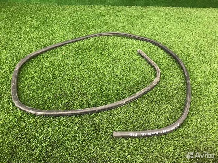 Уплотнительная резинка капота передняя Bmw 5 F10