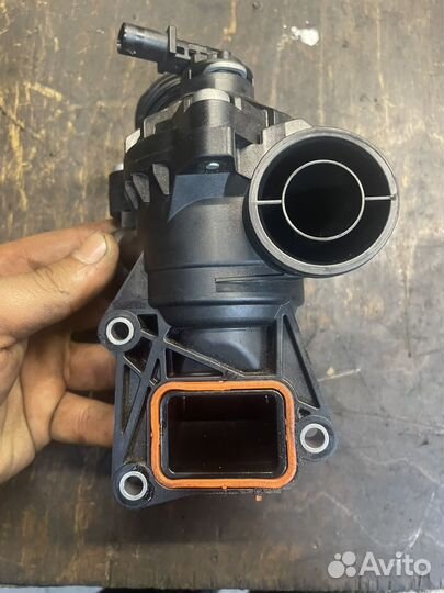 Термостат на М276 W218 Mercedes