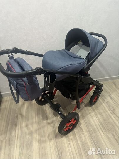 Прогулочная коляска 3 в 1