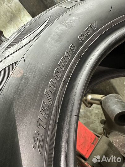 Nexen N'Fera SU1 215/60 R16