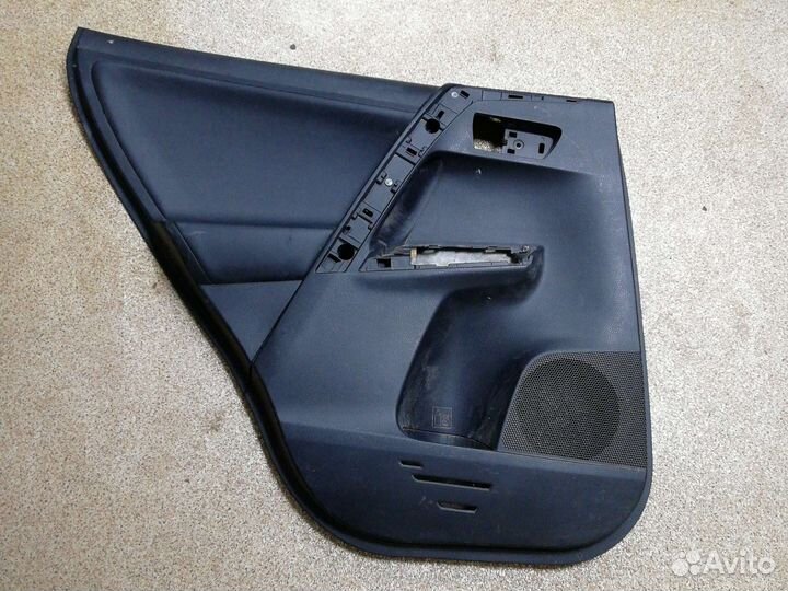 Toyota Rav4 Обшивка двери задняя левая