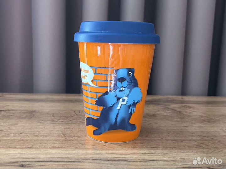 Новый фарфоровый стакан с крышкой