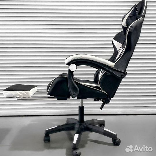 Игровое компьютерное кресло