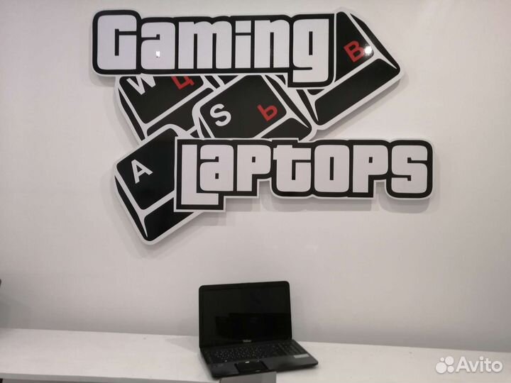 Ноутбук Toshiba для учебы и работы