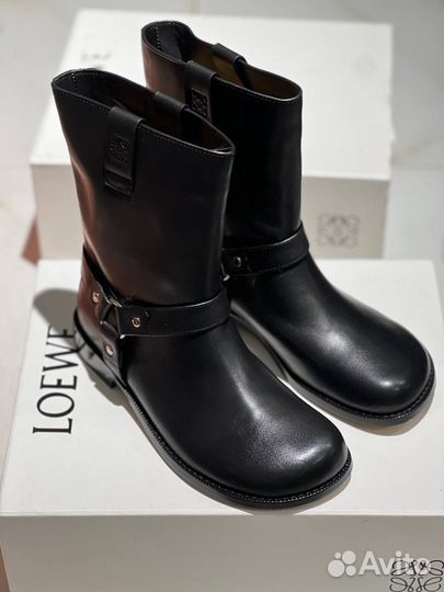 Ботинки женские Loewe