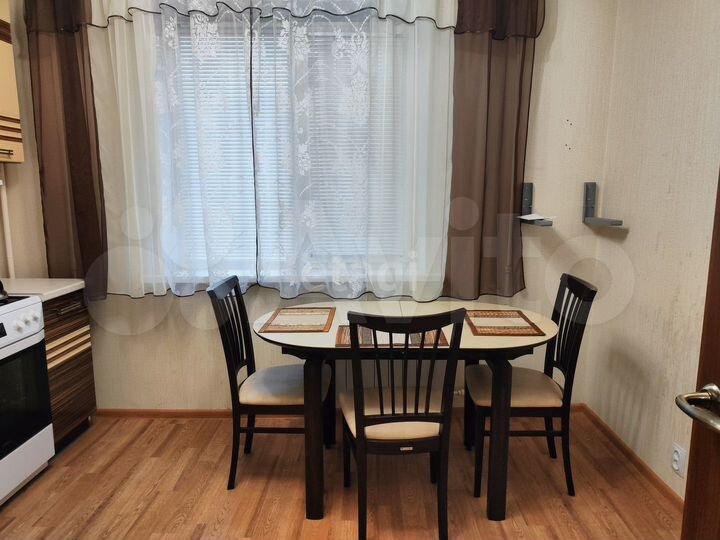 2-к. квартира, 51 м², 8/10 эт.