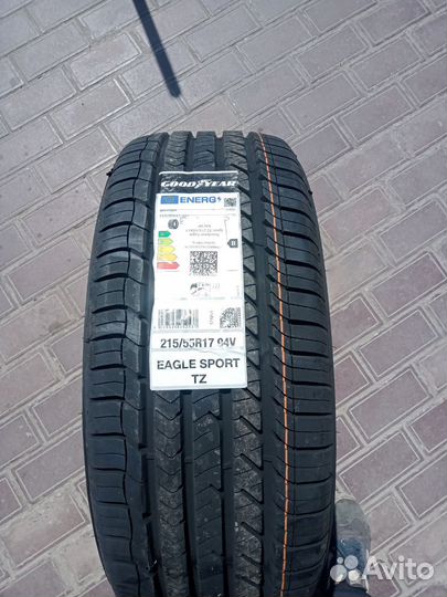 Goodyear Eagle Sport TZ 215/55 R17