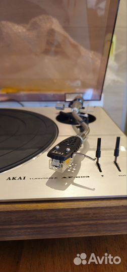Проигрыватель винила Akai AP-003