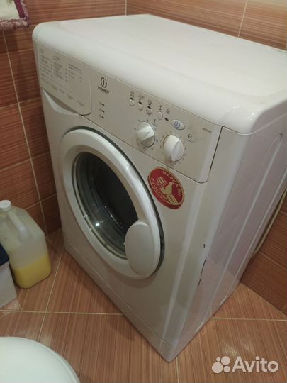 Стиральная машинка бу indesit 5 кг