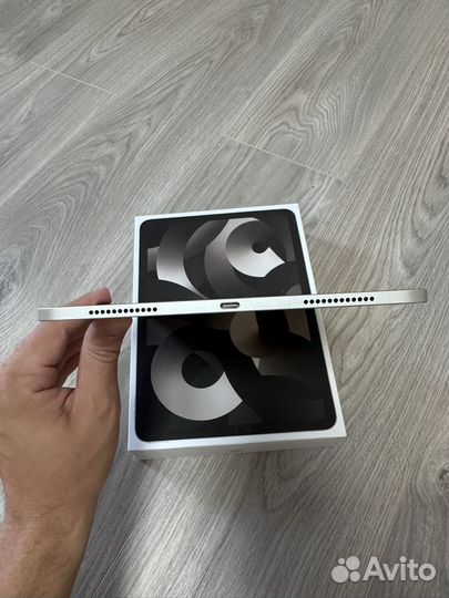 iPad Air (5th Generation) Wi-Fi (64GB)