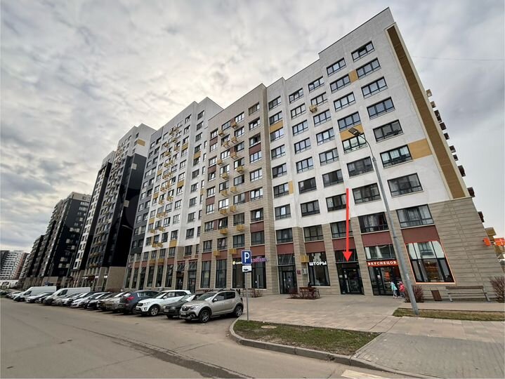 Помещение с ремонтом в заселенном ЖК, 1-я линия