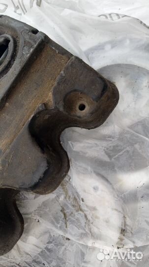 Крышка клапанная Mercedes Benz W124