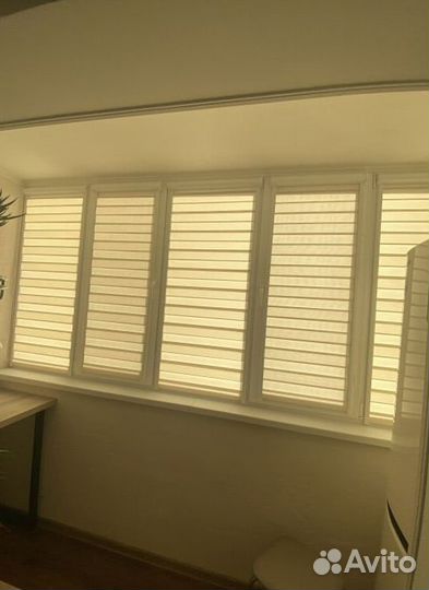 Рулонные шторы блэкаут в коробе J4419