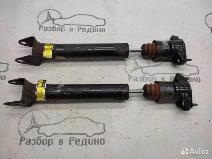 Стойки задние w251 R-class 272.967 03.2007