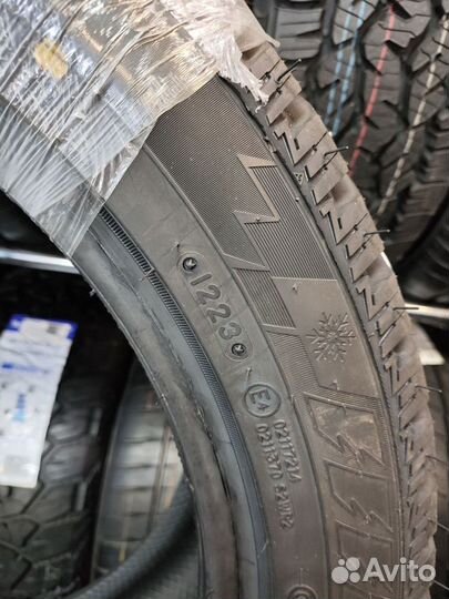 Triangle IcelynX TI501 245/45 R18