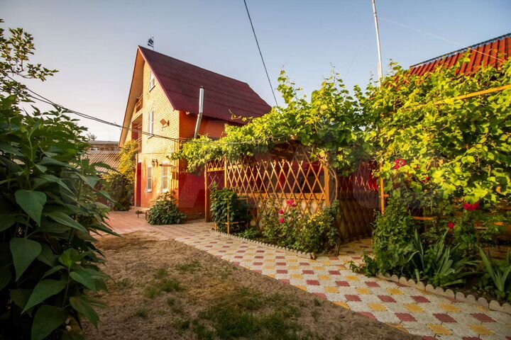 Дом 136 м² на участке 5 сот.