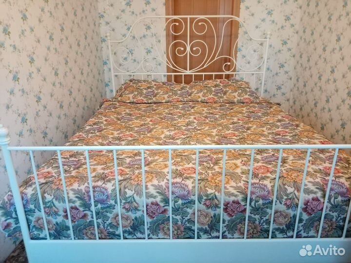 Кровать двухспальная