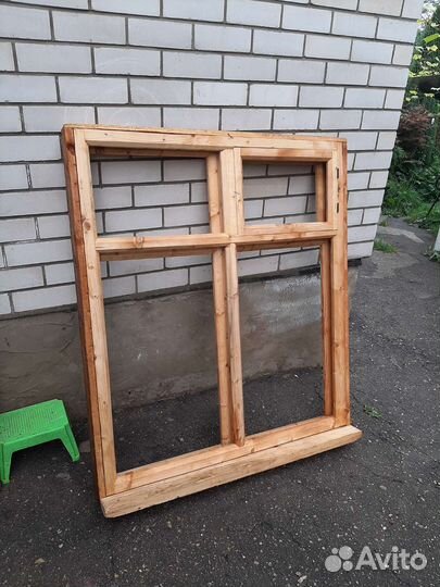 Деревянная оконная рама