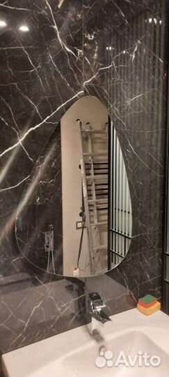 Зеркало в форме капли с подсветкой