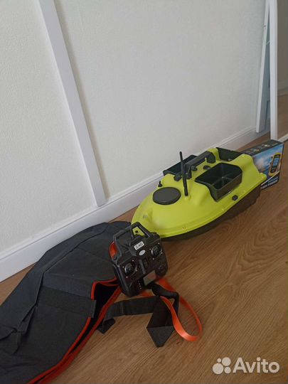 Прикормочный кораблик с gps и эхолотом