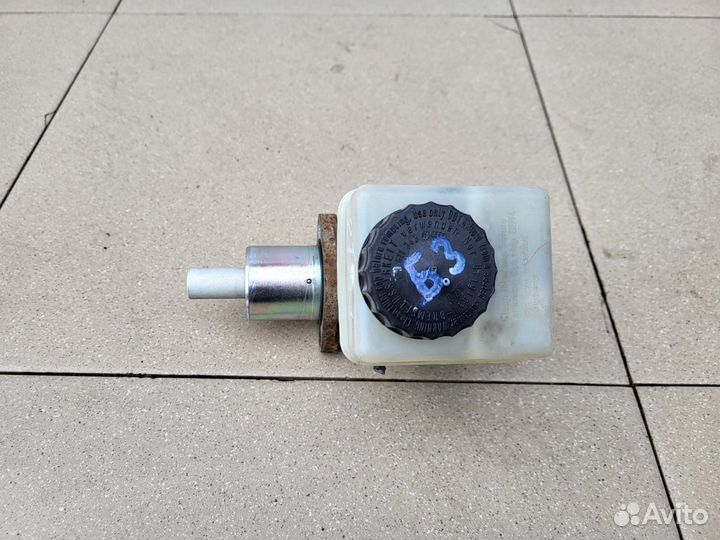 Главный тормозной цилиндр Volkswagen Passat B3