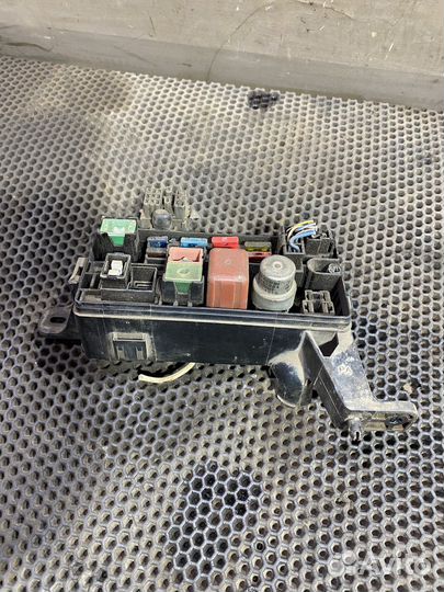 Блок предохранителей Toyota 4Runner VZN130