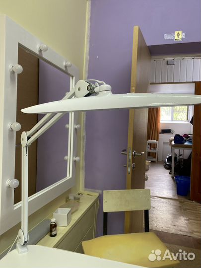 Лампа бестеневая