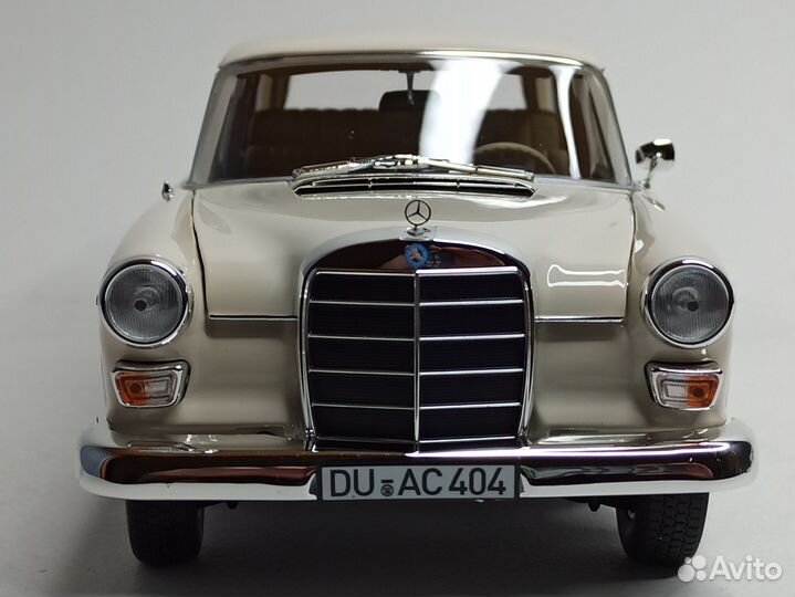 Mercedes 200 Universal-1966 Cream 1:18 Norev