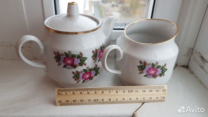 Чайник и молочник