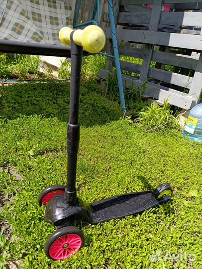 Самокат детский трехколесный