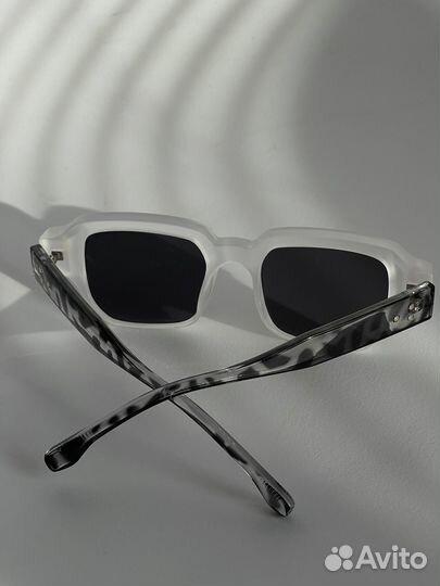 Солнцезащитные очки женские брендовые