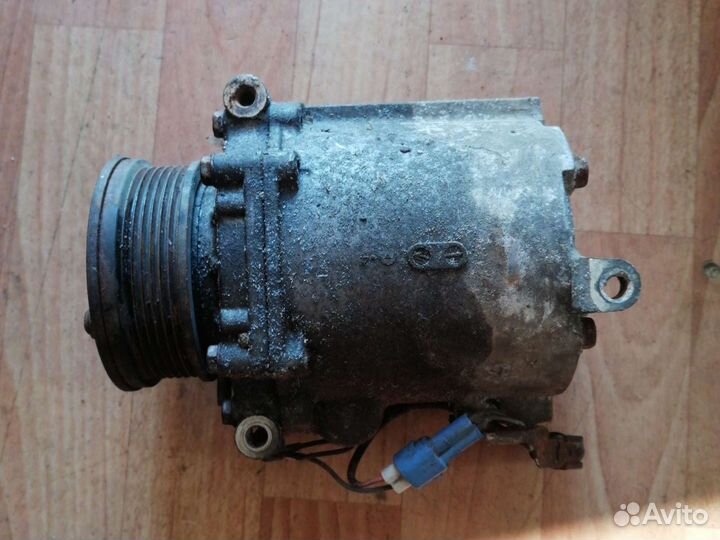 Компрессор кондиционера Mitsubishi Lanser X