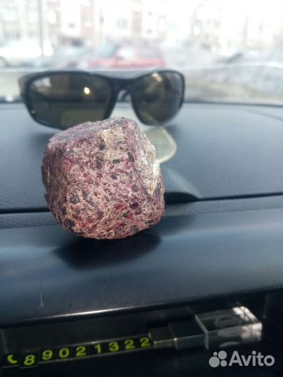 Альмандин (гранат)