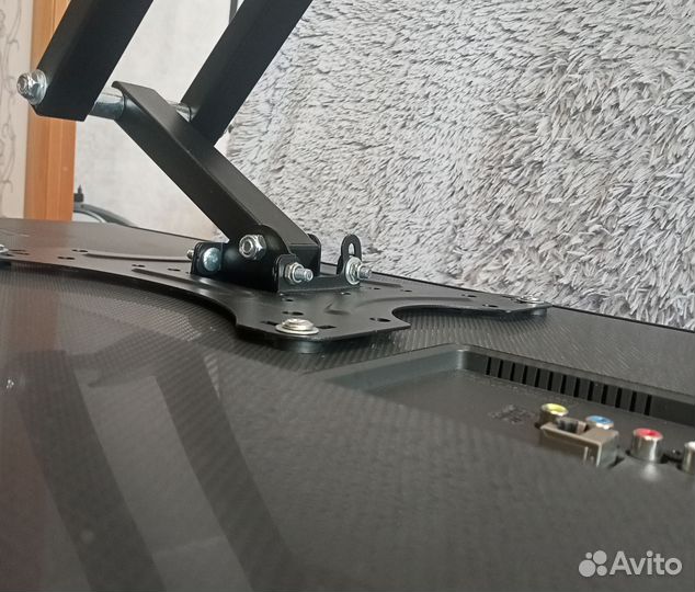 Кронштейн для телевизора поворотный