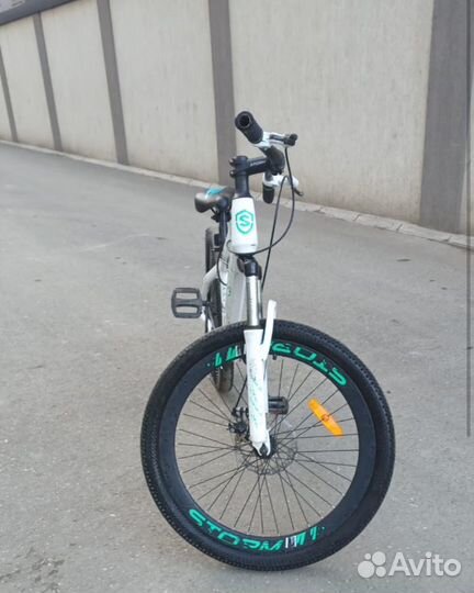 Не скоростной велосипед педали назад крутятся