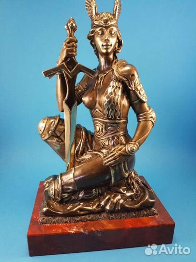 Валькирия из бронзы