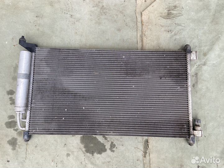 Радиатор кондиционера Nissan Tiida C11