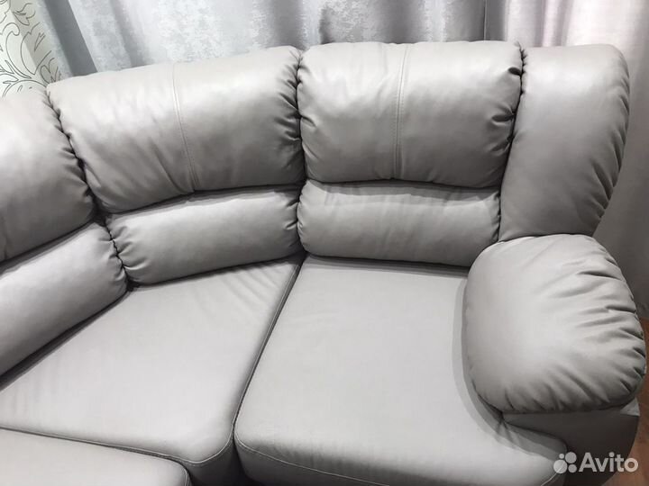 Кожаный угловой диван бу