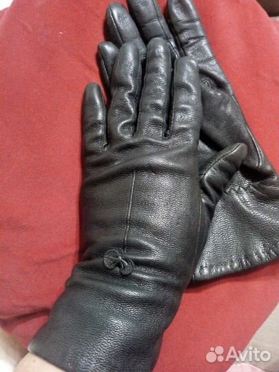 Перчатки женские кожаные б/у черные, S размер