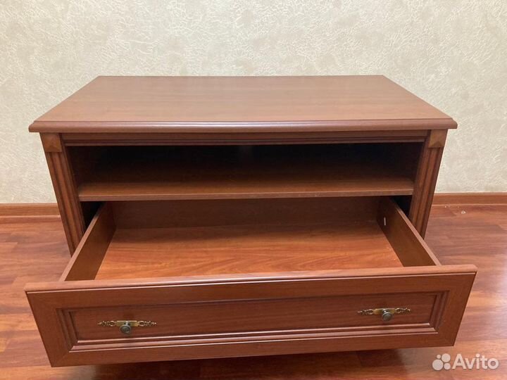 Тумба под телевизор