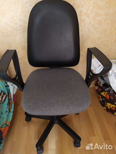 Компьютерное кресло