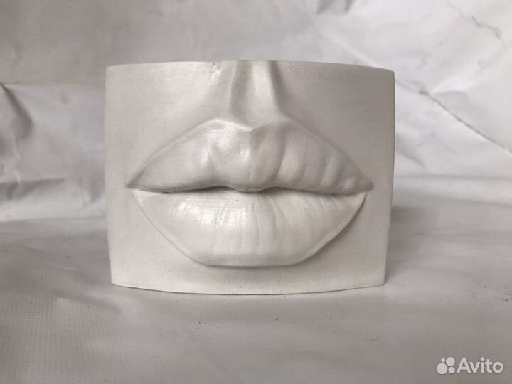 Кашпо из гипса «губы Джоли»