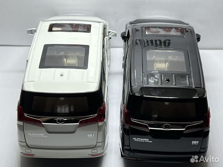 Toyota Alphard 1:24