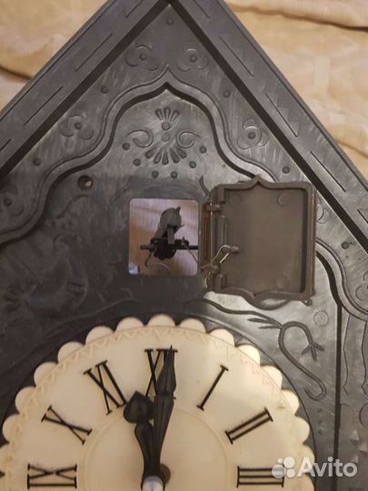 Часы ретро с кукушкой