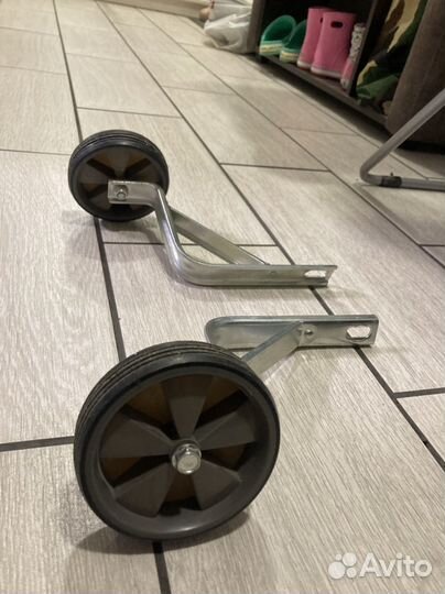 Дополнительные страховочные колеса для велосипеда